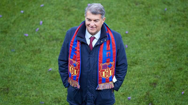 Laporta: "Dovremmo rinnovare i contratti di Xavi e Busquets"