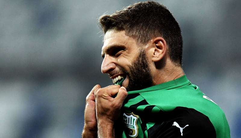 Berardi si gode l'eurogol contro il Lecce e dichiara amore eterno al Sassuolo: "Al cuor non si comanda"