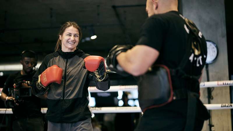 Katie Taylor vs. Karen Elizabeth Carabajal: Lista de probabilidades, favorita, predicciones y tendencias de las apuestas