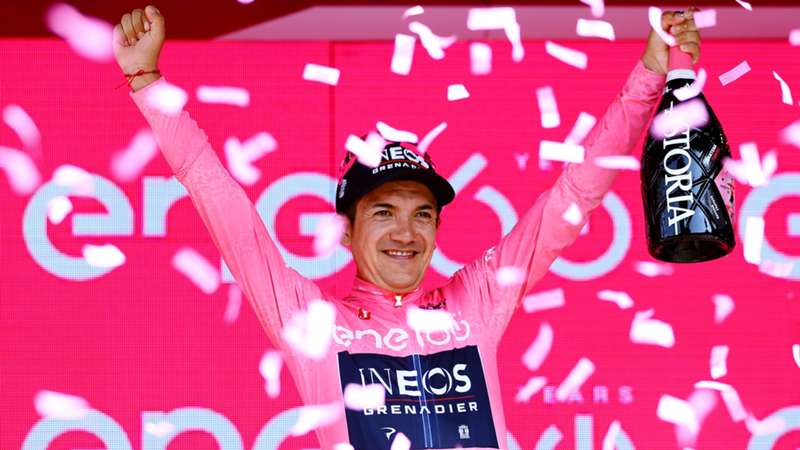 Giro d'Italia 2022, Richard Carapaz in maglia rosa a Torino