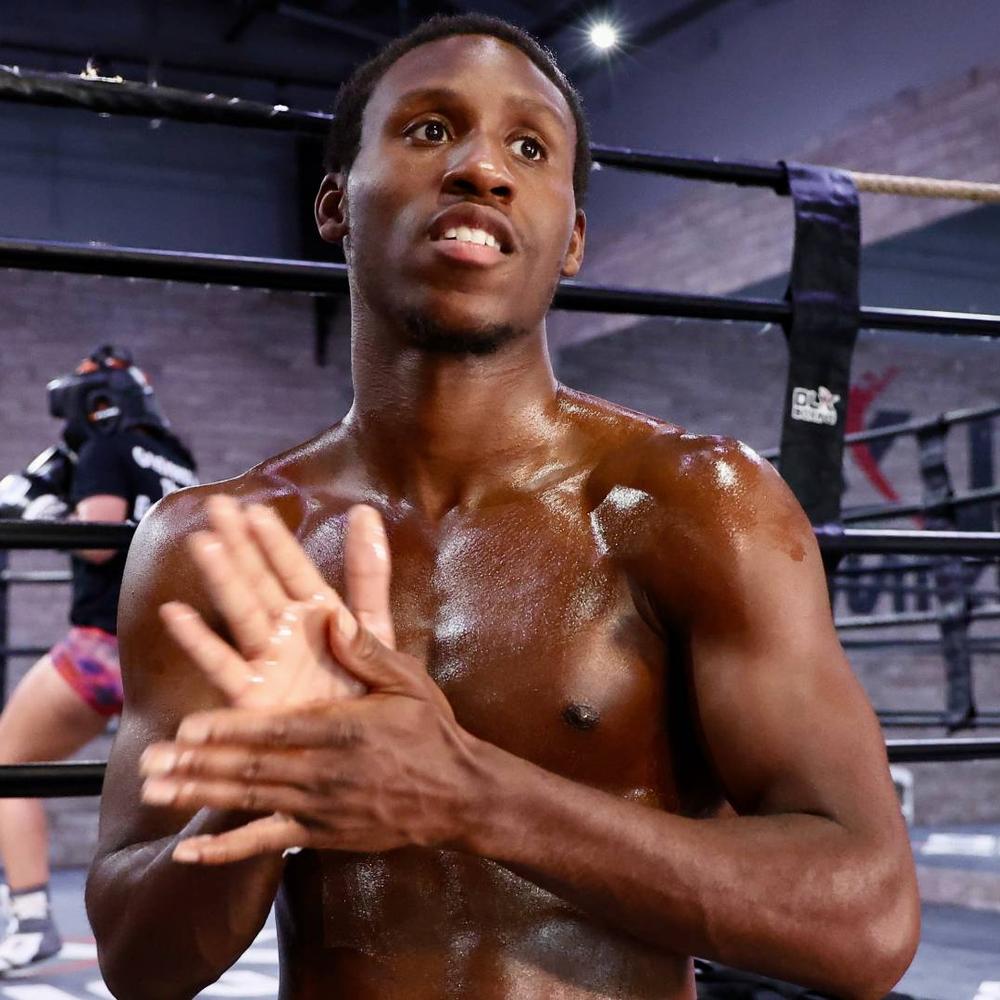 What time is the Keyshawn Davis vs. Gustavo Lemos fight tonight? Ringwalks,  running order, streaming, how to watch | DAZN News GB