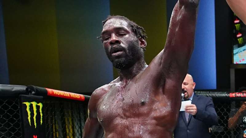 Jared Cannonier gets split-decision nod over Sean Strickland at UFC Fight Night