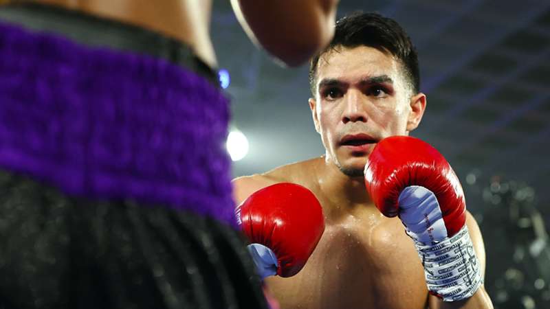 Jose Zepeda easily decisions late replacement Kendo Castaneda