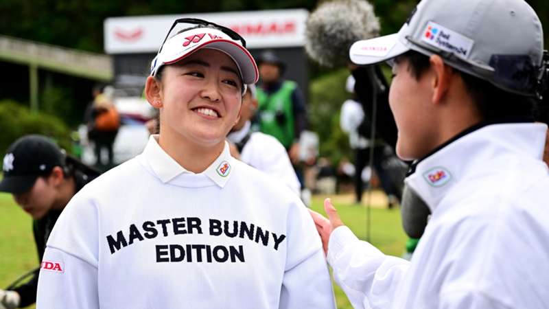 スピーチで涙も “苦しい”オフトレの岩井千怜が開幕V| ダイキンオーキッドレディス | JLPGAツアー