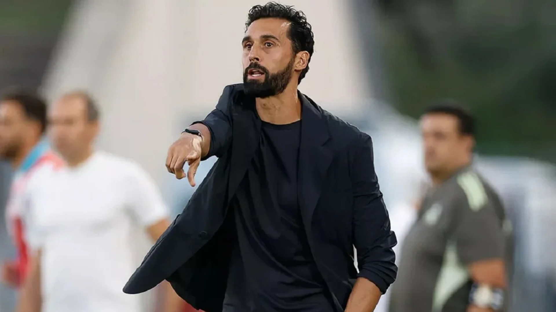 Álvaro Arbeloa se deshace en elogios con su plantilla tras asaltar  momentáneamente el liderato de LALIGA | DAZN News ES