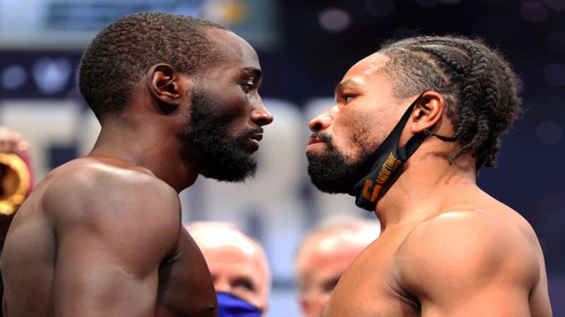 Terence Crawford y Shawn Porter se enfrascaron en un intenso cara a cara tras superar la báscula