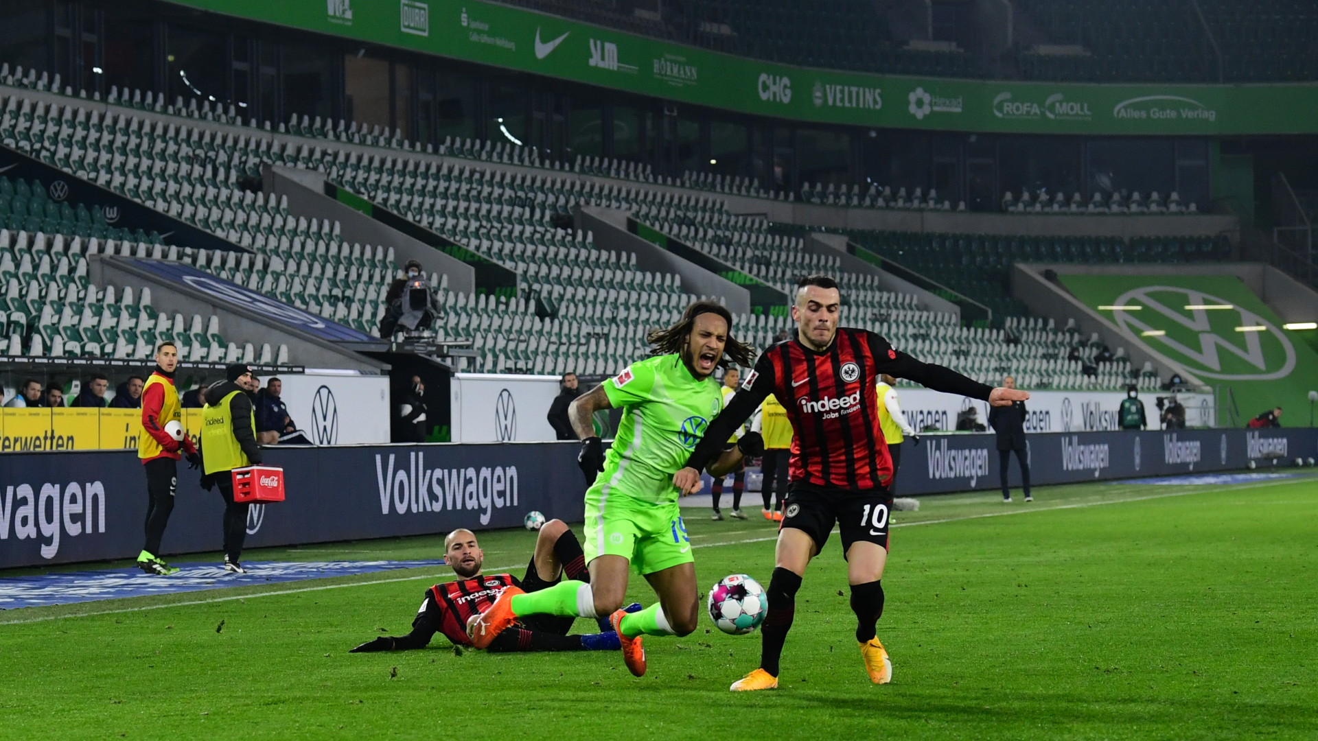 ONLY GER VfL Wolfsburg Eintracht Frankfurt Bundesliga Kevin Mbabu Filip Kostic 11122020