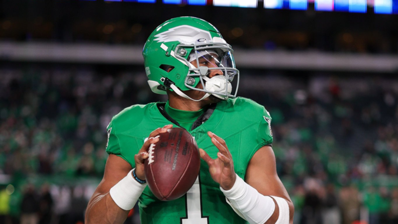 Philadelphia Eagles vuelve a utilizar su uniforme retro 'Kelly Green', uno de los más bonitos de la NFL