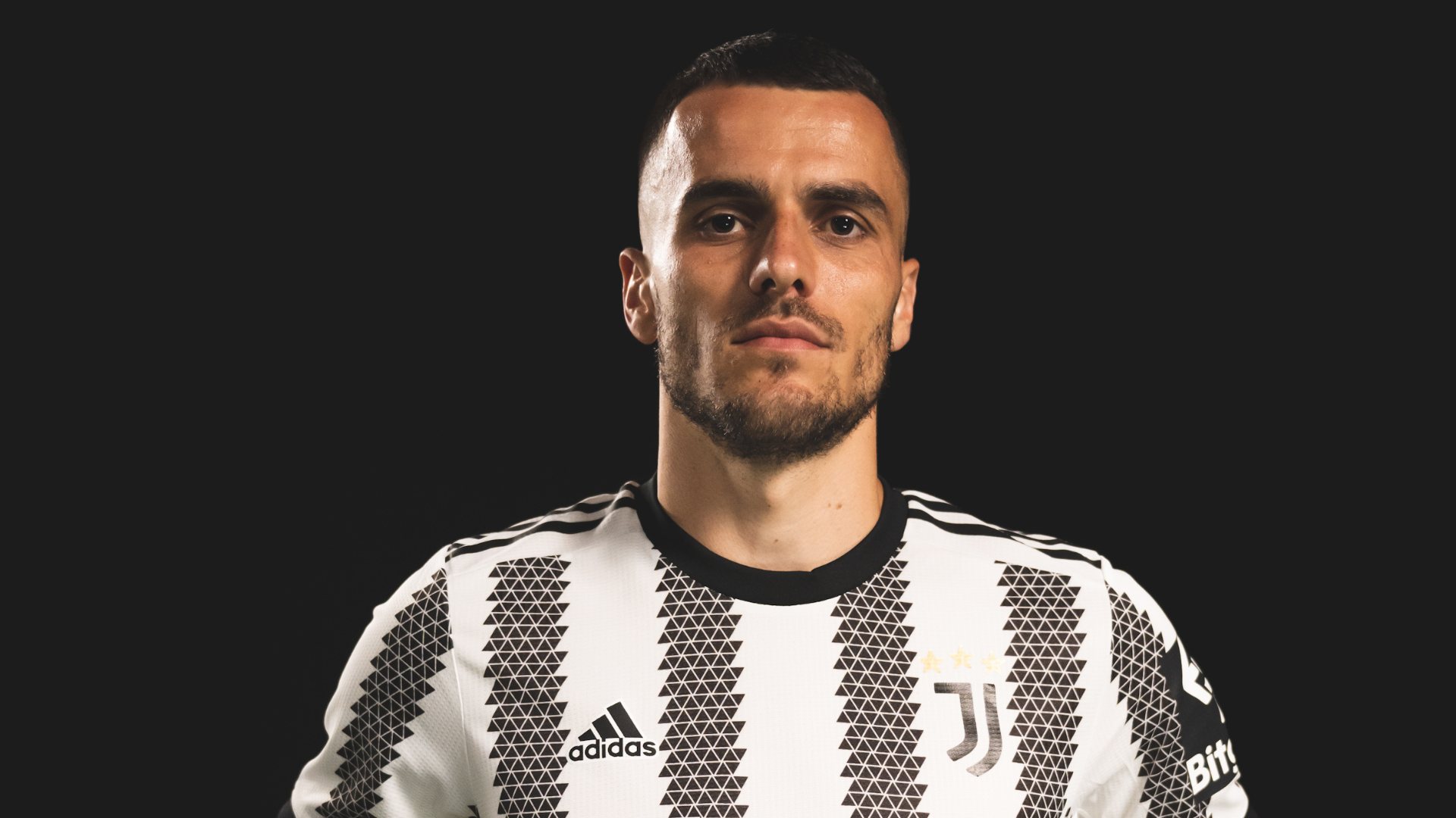 Филип костич. Filip Kostic Juventus. Костич футболист Ювентус. Костич Ювентус фото.