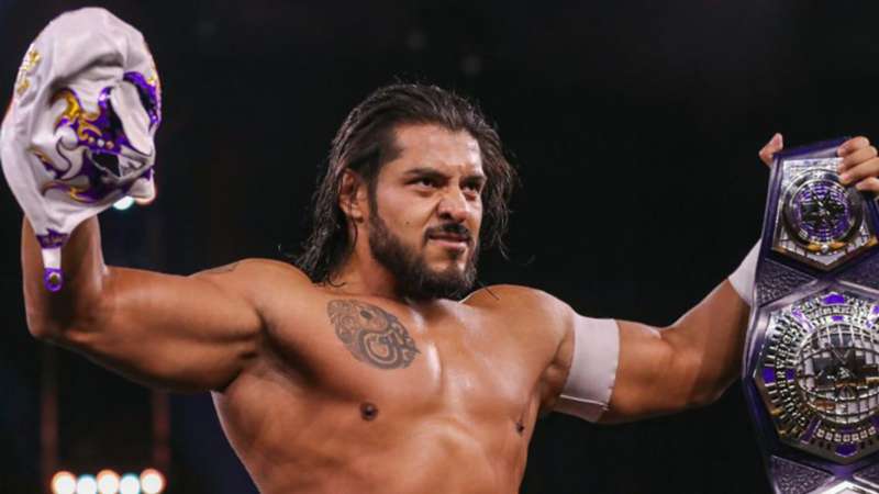 Santos Escóbar on feeling like he'll be the next big Hispanic star in WWE, transition from Mexico to WWE