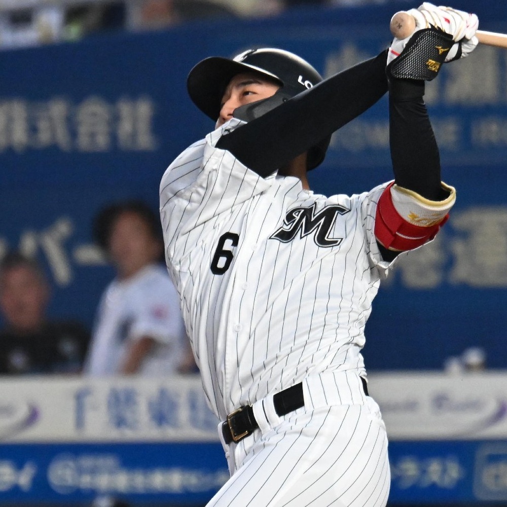 NPB バット 加藤翔平 動画】ラバーがえぐれるほどの衝撃─中日加藤翔平がフェンスに激突し