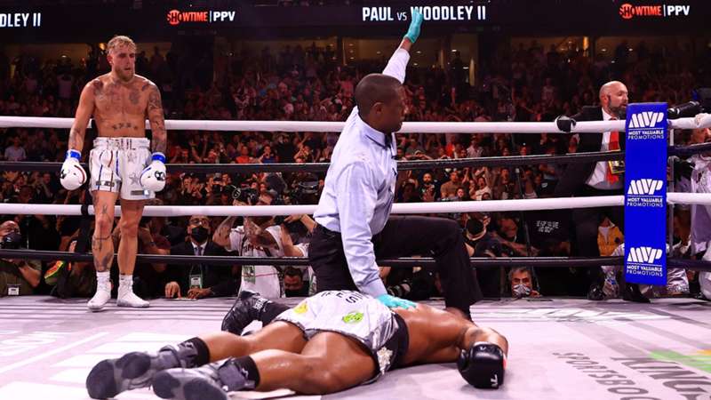 Jake Paul noqueó violentamente a Tyron Woodley en la revancha