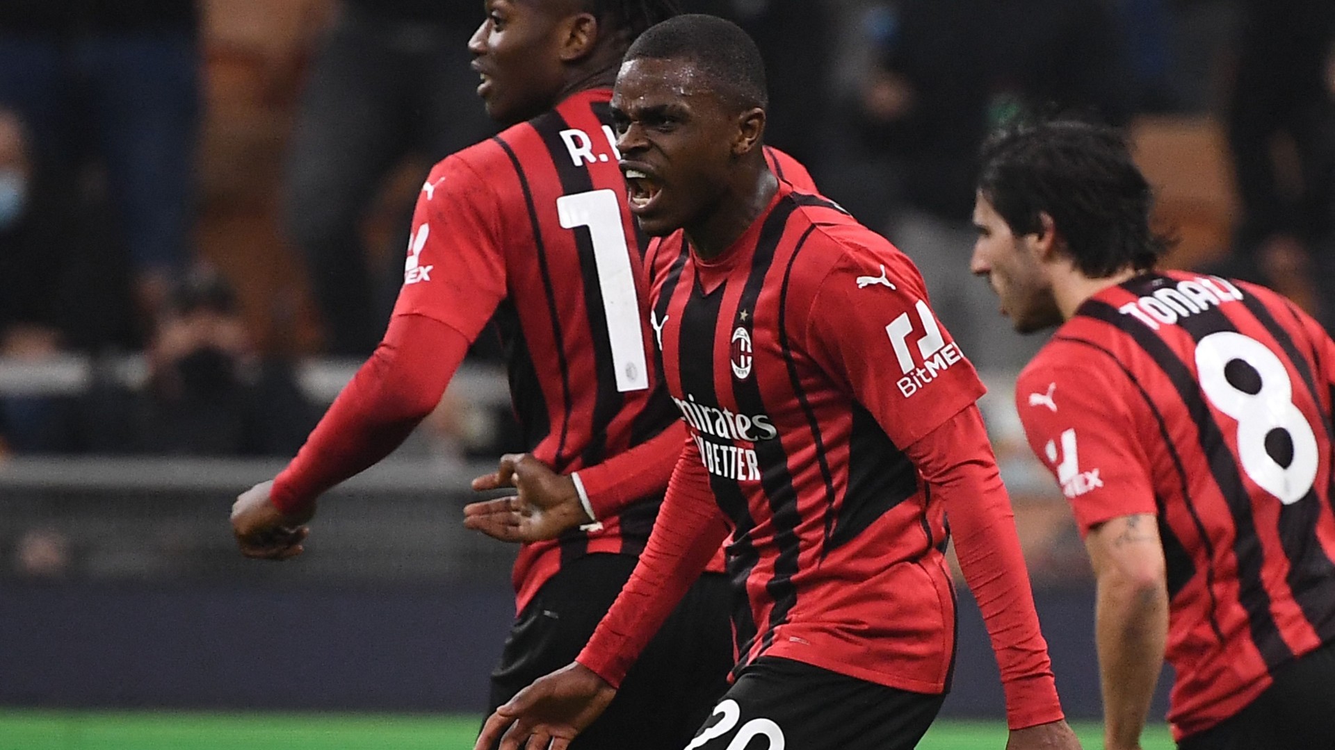 L'esultanza del difensore del Milan Pierre Kalulu