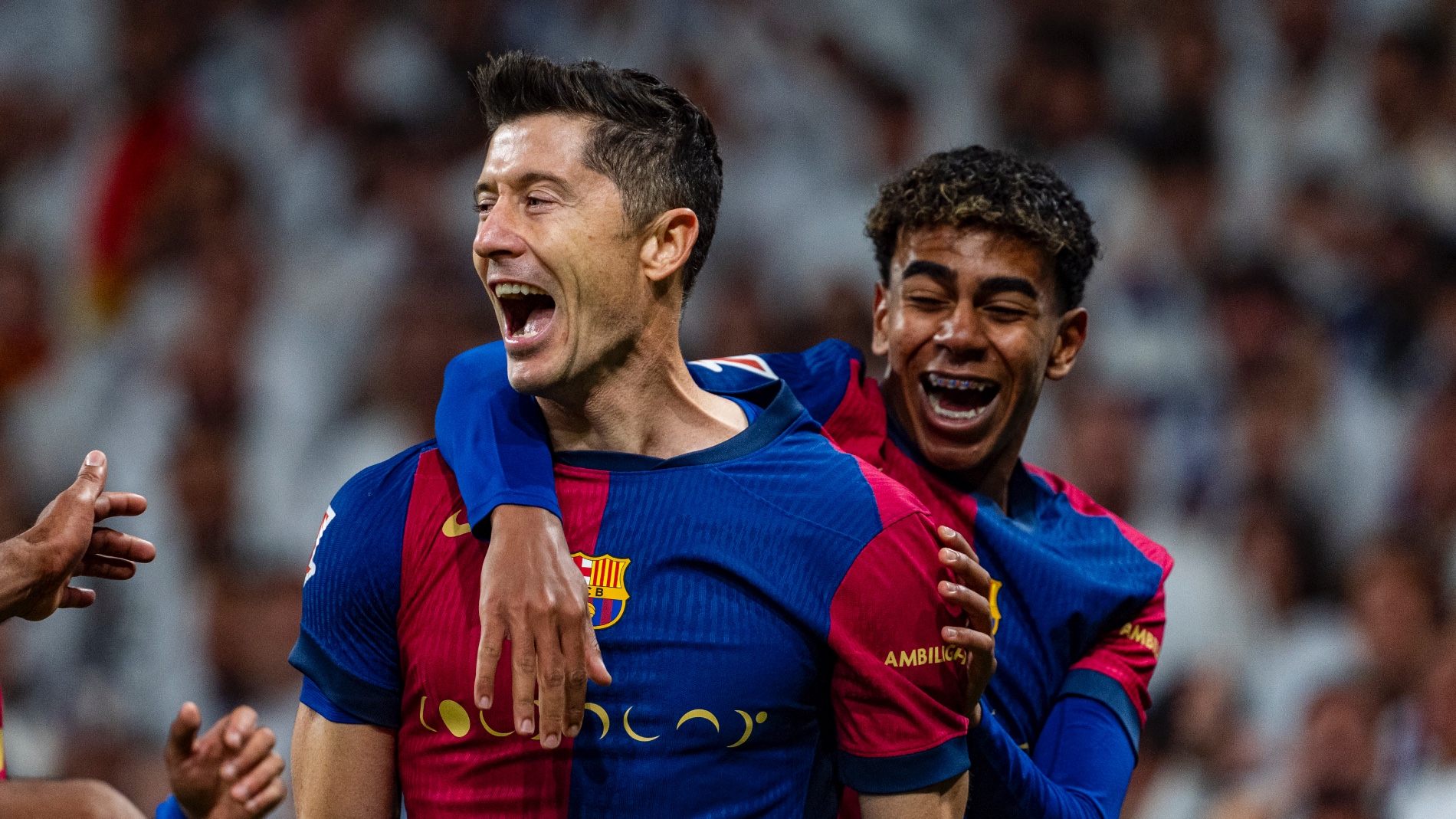 レヴァンドフスキ「バルセロナからは若手に厳しく接するよう言われてい