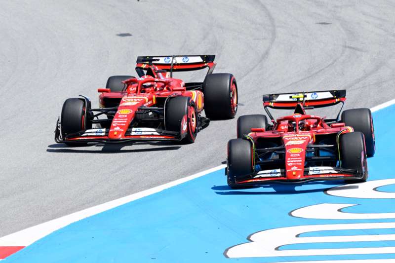 Carlos Sainz, Charles Leclerc y el cruce de radios y declaraciones tras su toque en el GP de España de F1:  "Ya van muchas veces en las que se queja de algo después de la carrera"