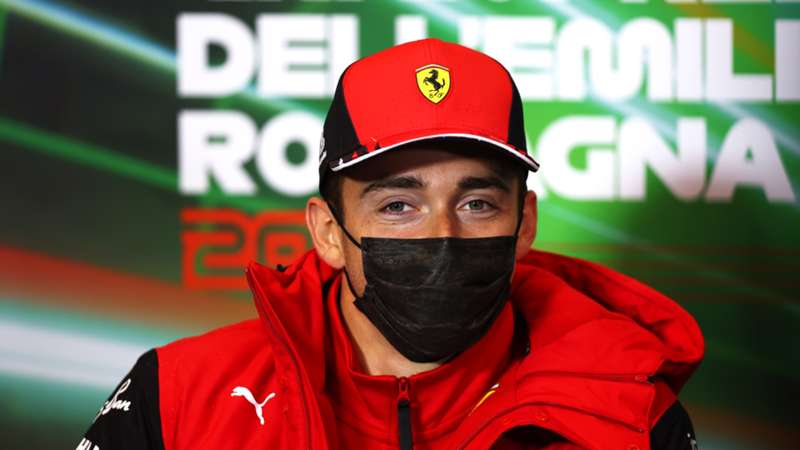 Charles Leclerc y su reacción a la renovación de Carlos Sainz con Ferrari