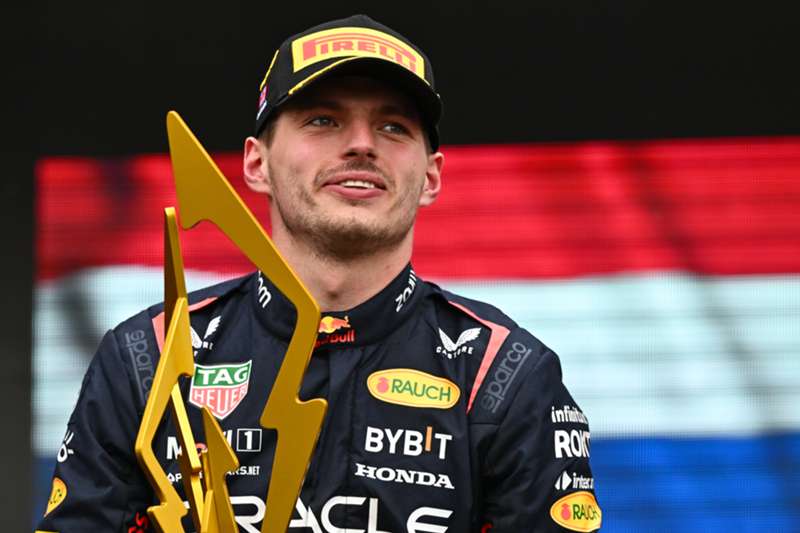 "Cuando se sube al coche, cierra su casco y se vuelve despiadado": un miembro de Red Bull desvela cómo es Max Verstappen