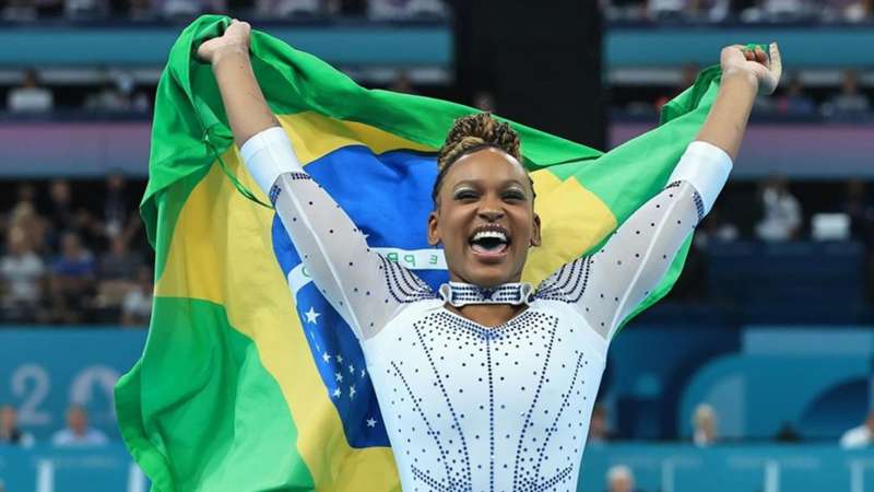 ¿Quién es Rebeca Andrade? La gimnasta que nació en las favelas de Brasil y se ha convertido en los Juegos Olímpicos de París 2024 en la deportista brasileña con más medallas