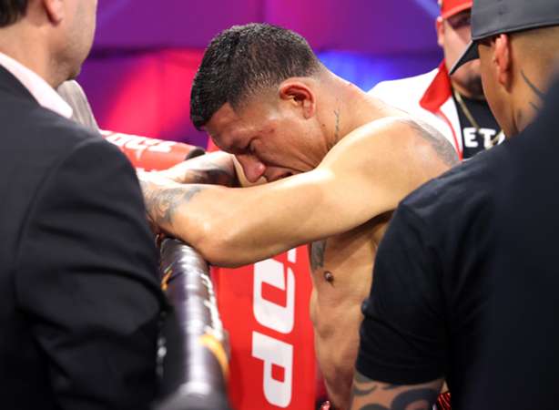 Miguel berchelt vs jeremiah nakathila