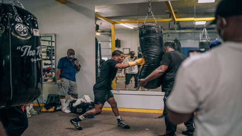 Devin Haney vs. Jorge Linares: Probabilidades, predicción y tendencias de las apuestas