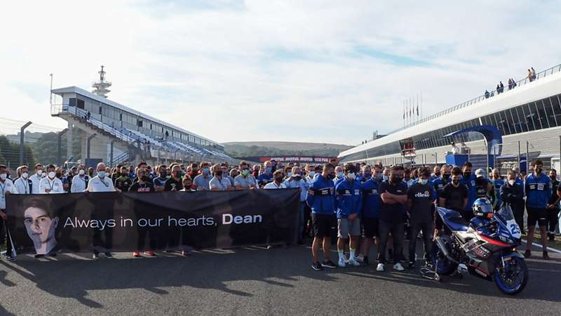 Maverick Viñales e Isaac rinden tributo a su primo Dean Berta: emotivo homenaje de WorldSBK en Jerez