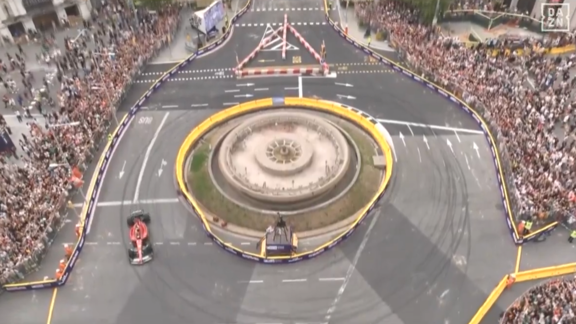 Carlos Sainz, Ferrari, Road Show, Barcelona