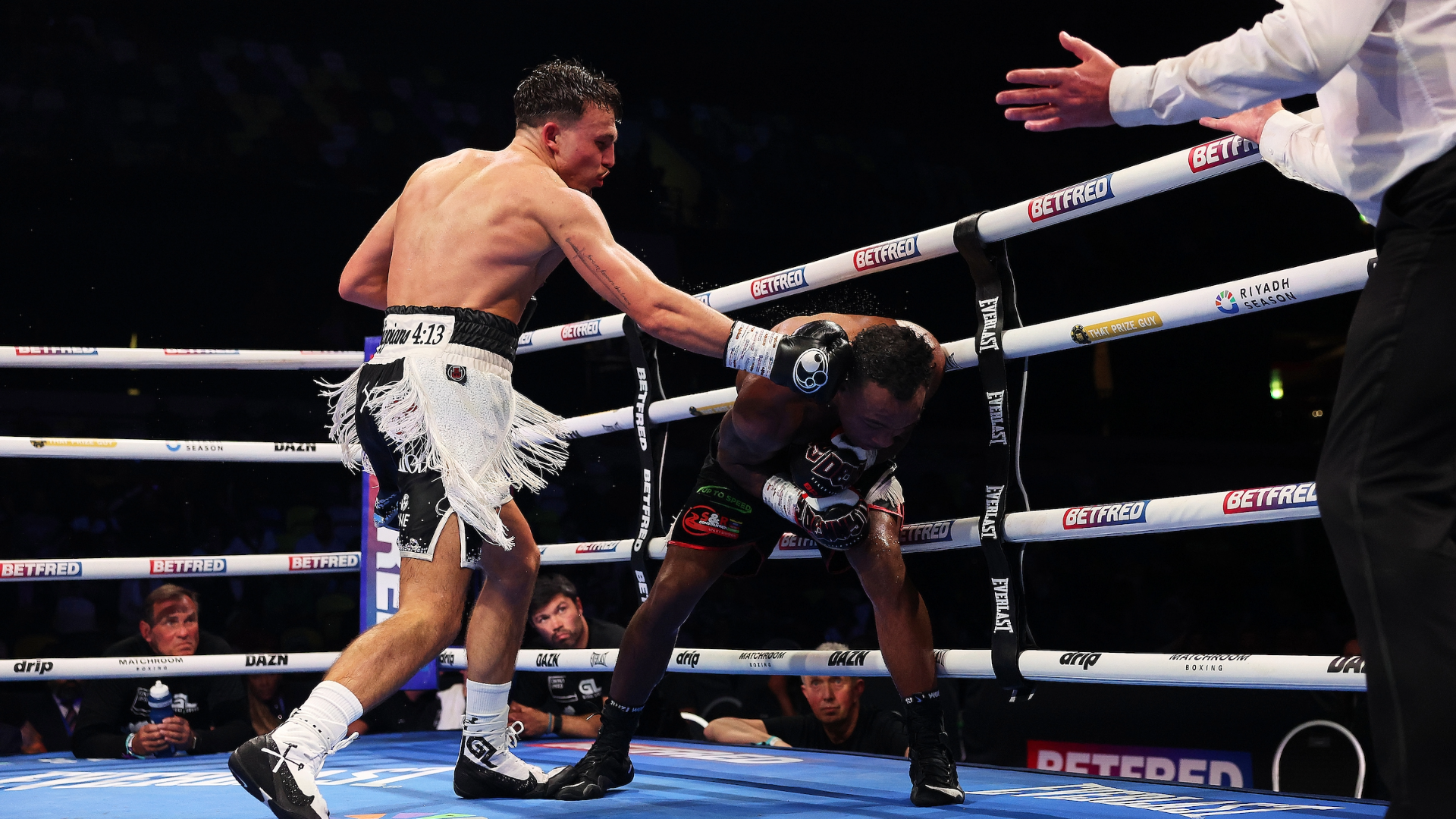 George Liddard shines in the second half of the fight to retain British ...