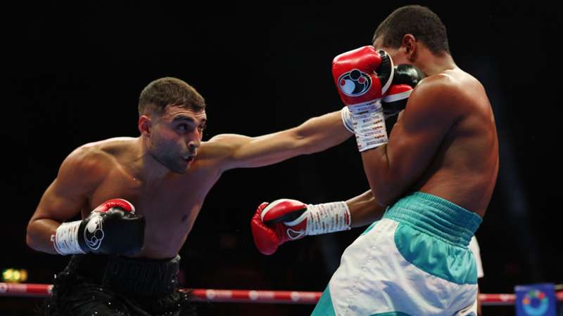 British boxing legend's son eases to third career victory