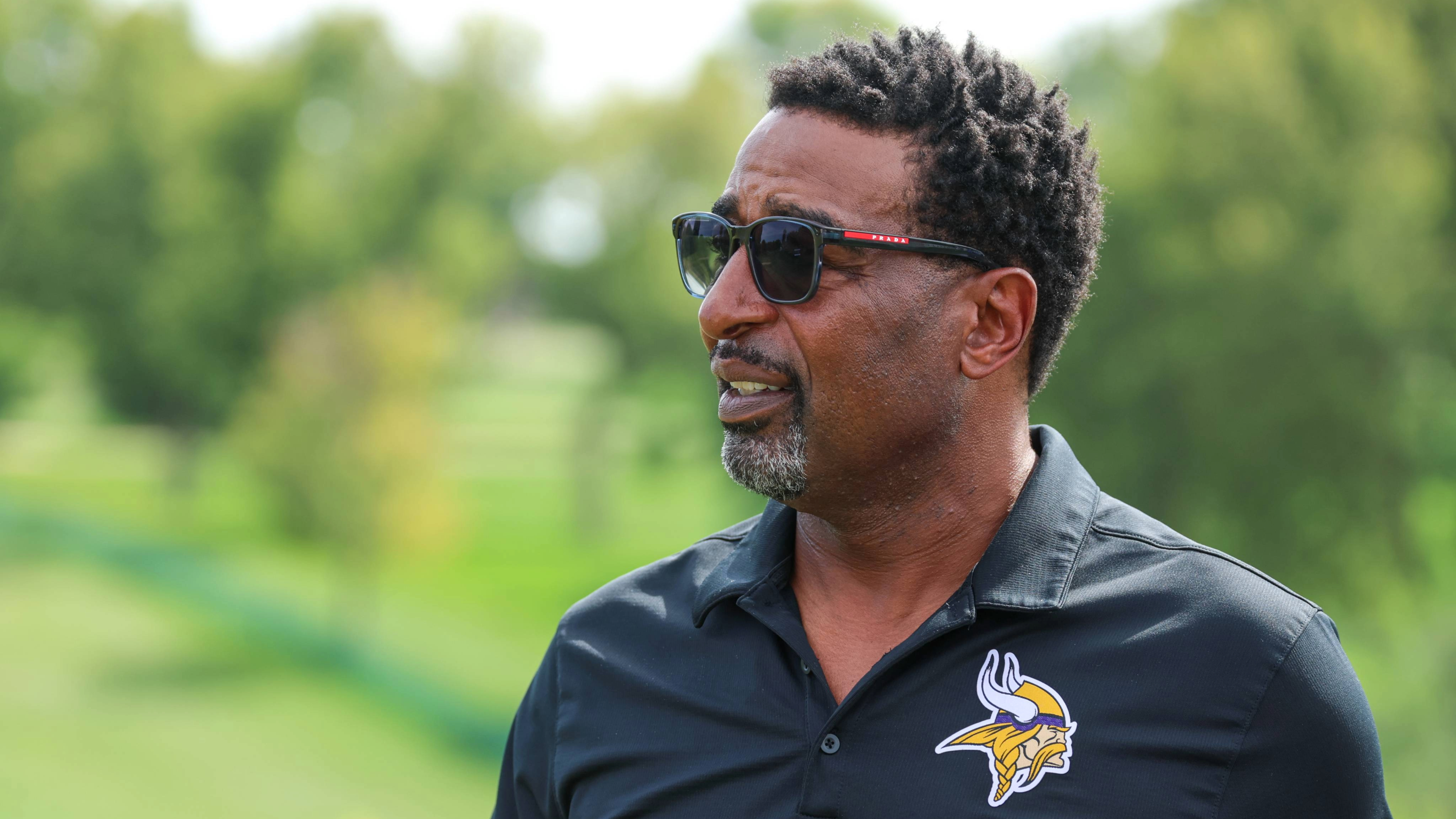 Cris Carter Backs Jalen Hurts and Eagles Over Vikings for Super Bowl Run