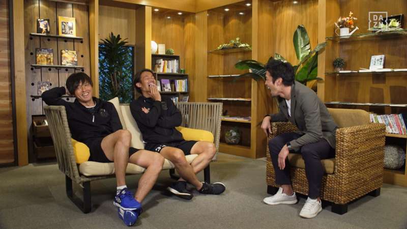 Jリーグプレシーズンニュース 2 加地亮氏が遠藤保仁 宇佐美貴史と軽快トーク 40歳ベテランが明かす昨季の悔しさ 今季の取り組み Dazn News 日本 Jリーグプレシーズンニュース 2 加地亮氏が遠藤保仁 宇佐美貴史と軽快トーク 40歳ベテランが明かす昨季の悔しさ 今季の取り組み Dazn News 日本
