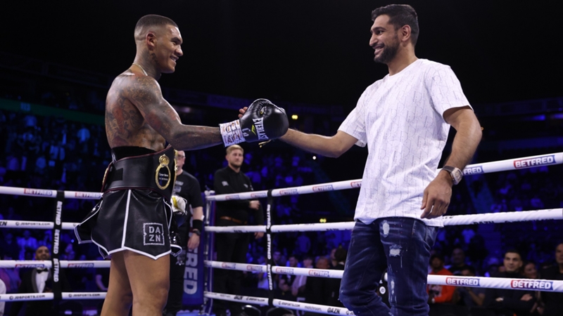 Conor Benn no alcanzó a bajar del ring y ya tiene el reto de  Amir Khan