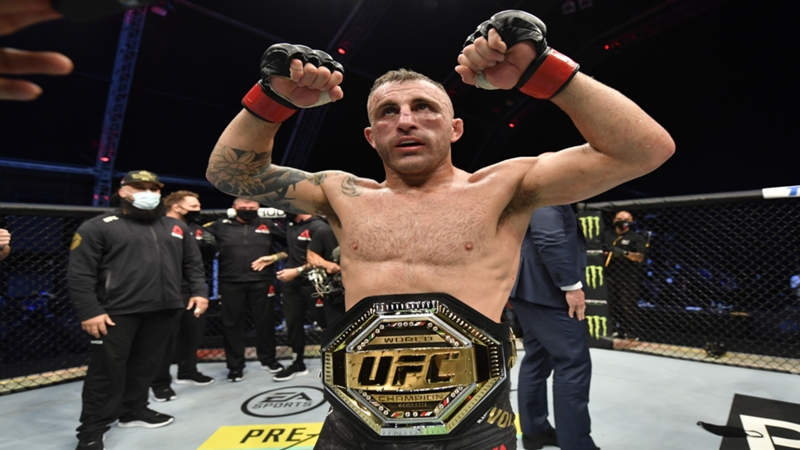 What time is UFC 284 tonight? Cagewalks, running order, streaming, how to watch Islam Makhachev vs. Alexander Volkanovski