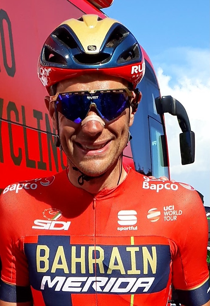 Damiano Caruso con la maglia del team Bahrain