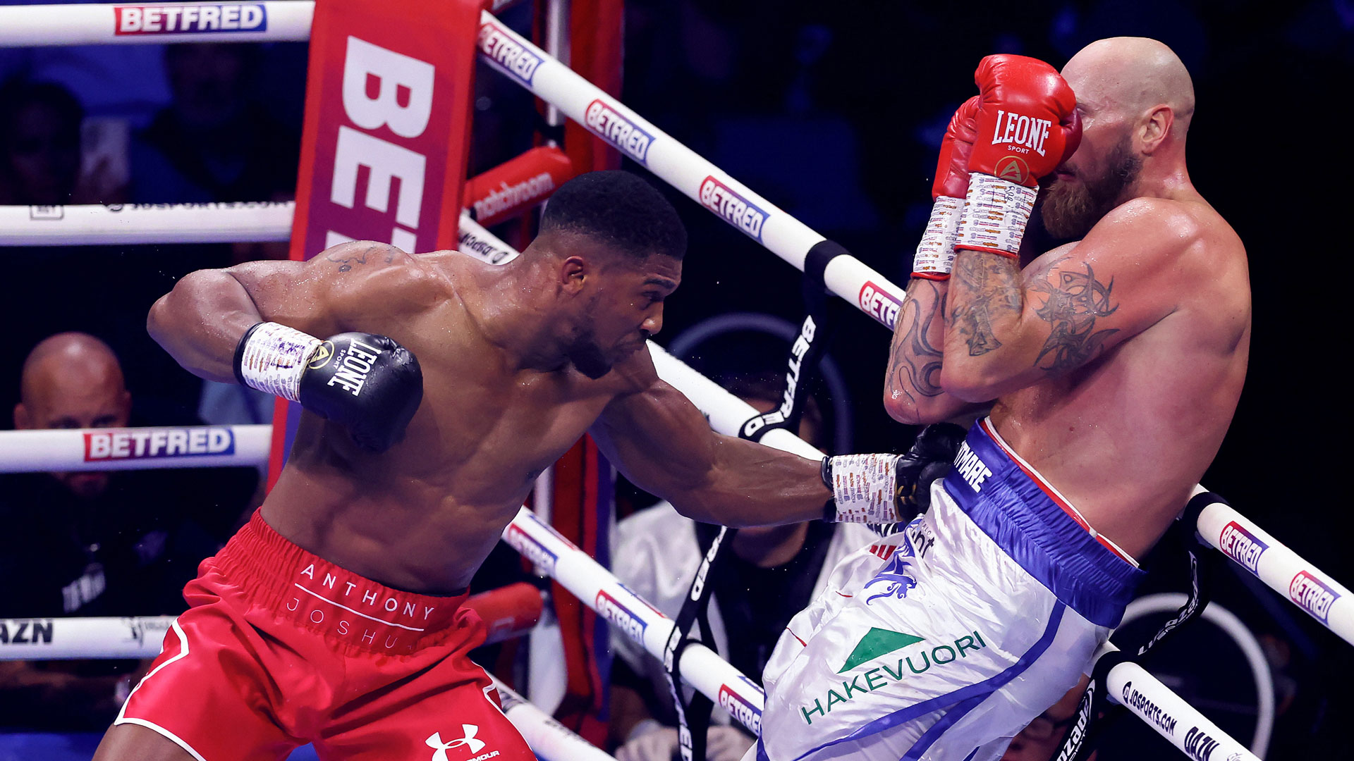 Anthony Joshua sets up Deontay Wilder clash with stunning right hand to finish Robert Helenius DAZN News GB