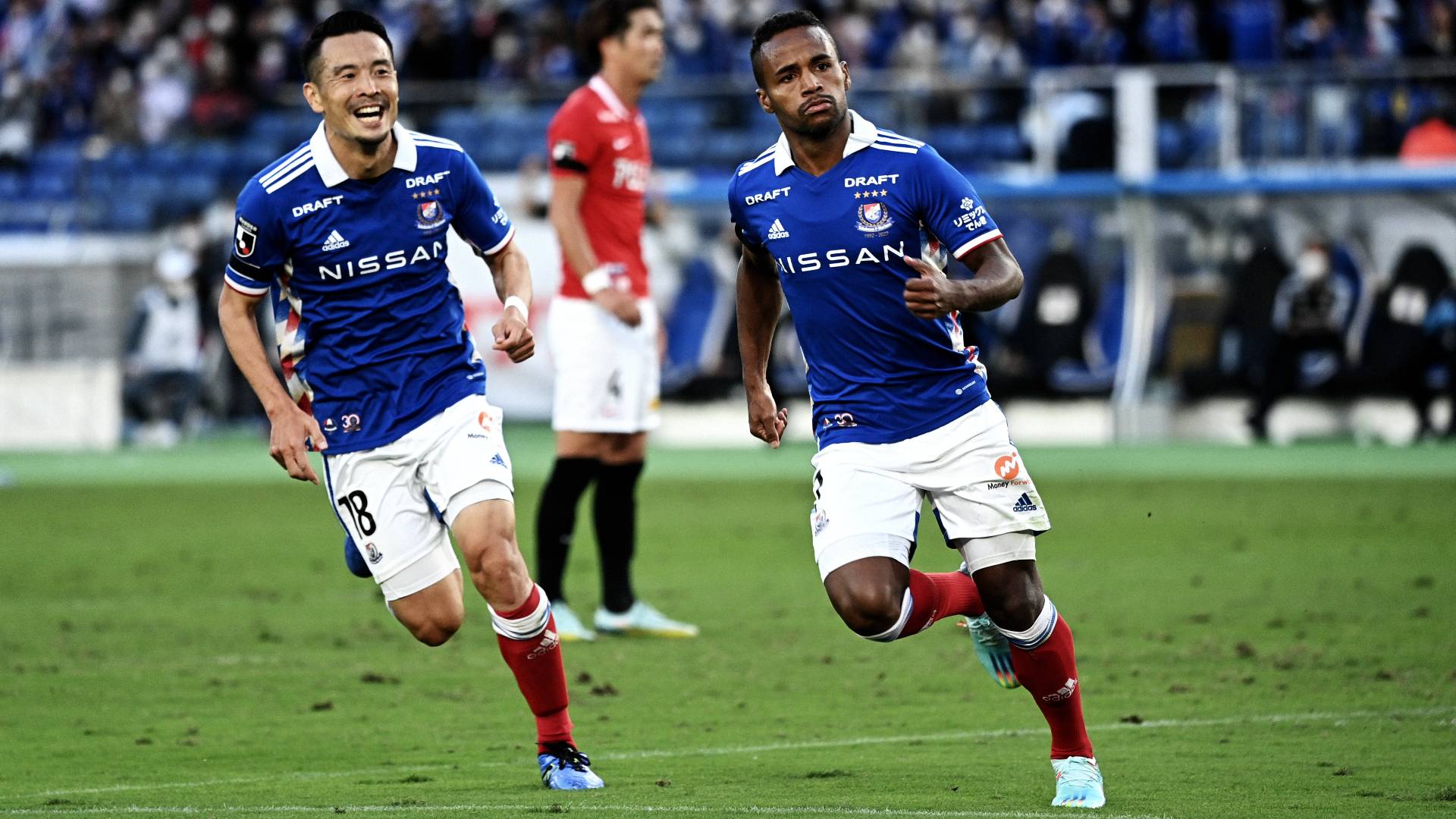 インタビュー F マリノスに関わるすべての人のおかげ 来年も喜ぶ顔を見たい ベストイレブンを受賞したエウベルが喜びを明かす Jリーグ Dazn News 日本