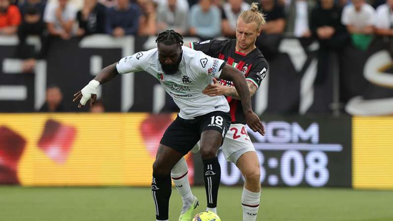 Spezia-Milan, 2-0 in dieci minuti: punizione gioiello di Esposito