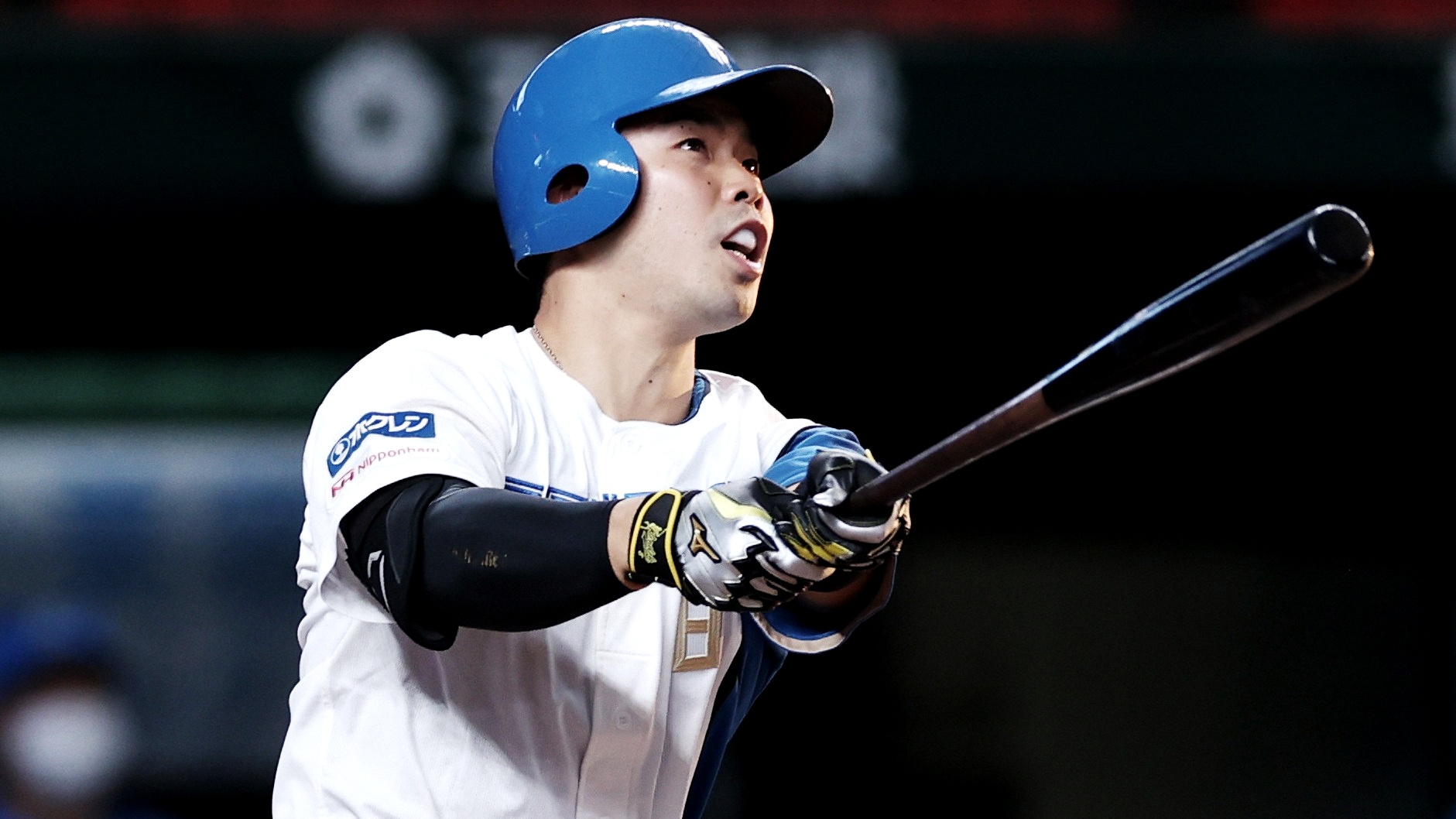 ソフトバンクが近藤の入団を発表 背番号は「3」に決定｜プロ野球 
