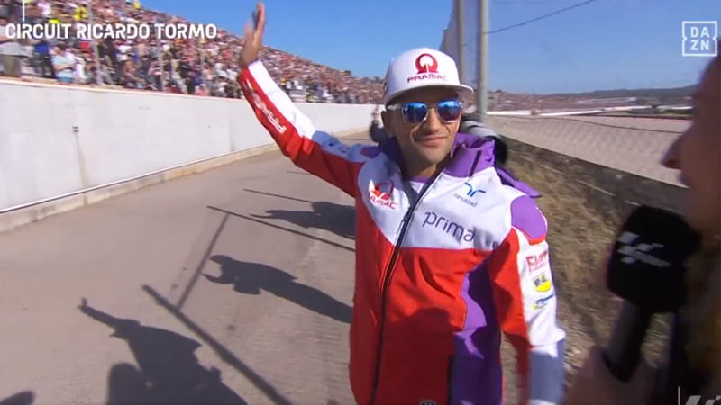 Jorge Martín y su precioso momento en el GP de Valencia con la afición española, totalmente volcada con él: "Esto es impagable, tengo la piel de gallina"