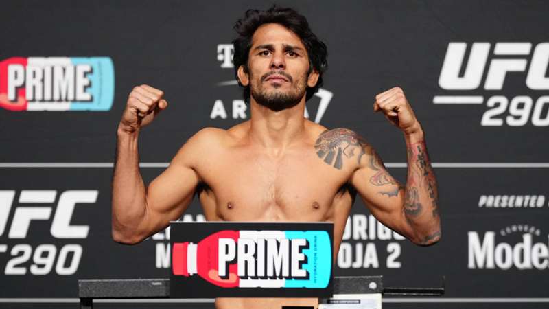 What time is the Alexandre Pantoja vs. Brandon Royval fight tonight? Cagewalks, running order, streaming, how to watch UFC 296