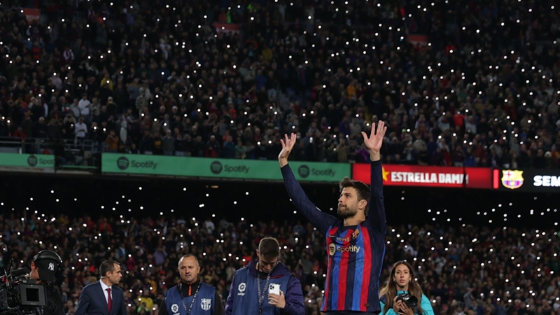 L'ultima, magica notte di Piqué al Barcellona