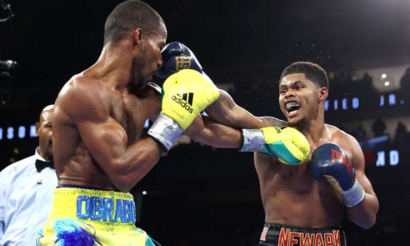 Shakur Stevenson derribó y dominó a Robson Conceicao