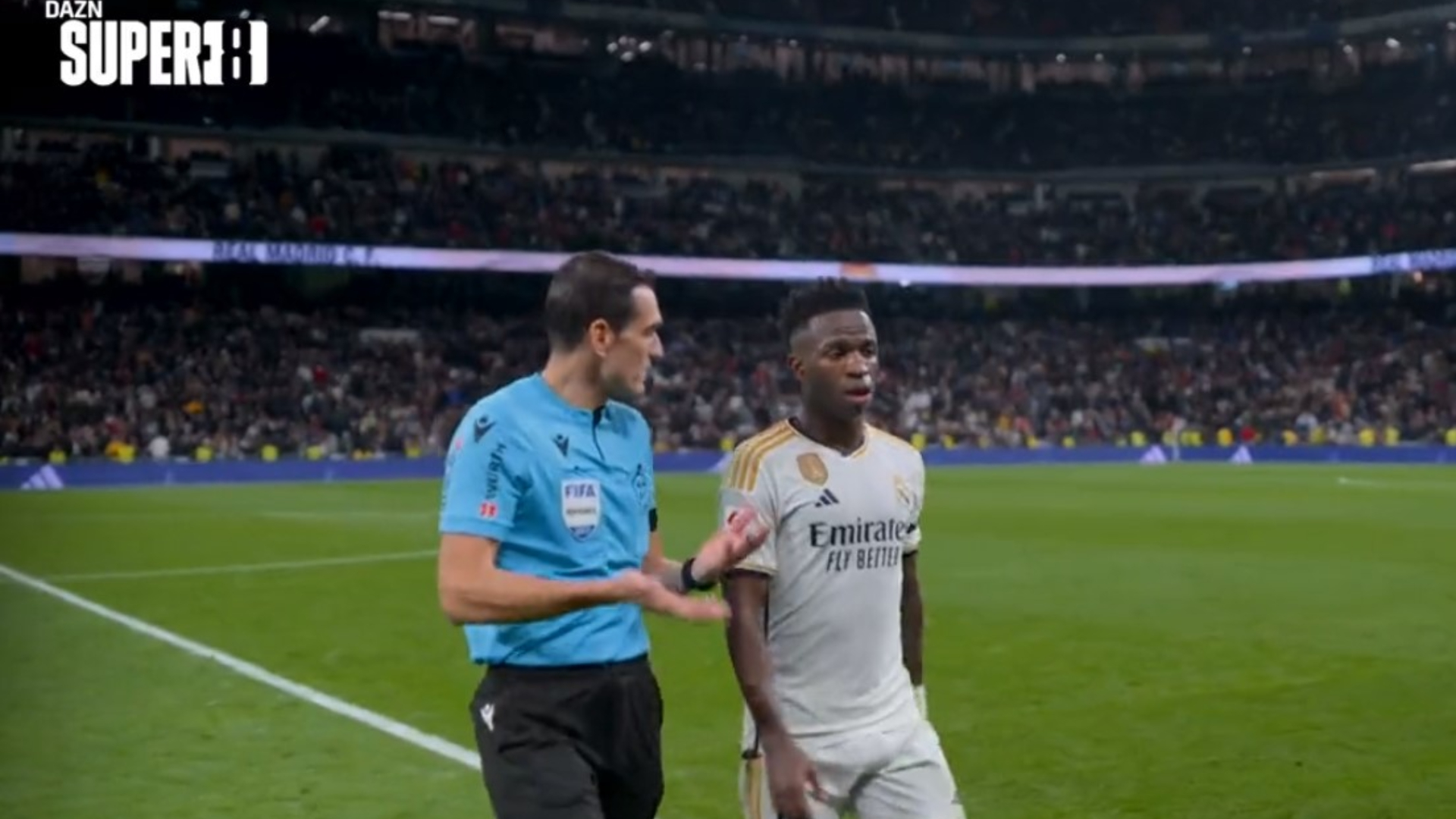 Martínez Munuera y el gesto con Vinicius Jr. en el Real Madrid vs Rayo ...