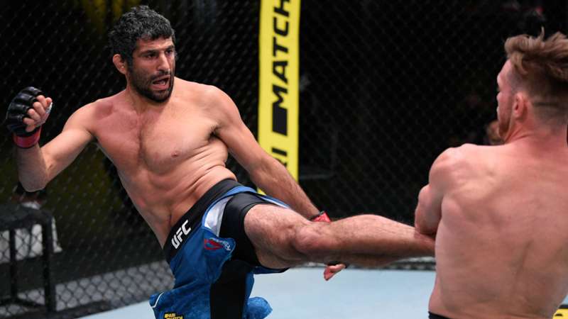 What time is the Beneil Dariush vs. Arman Tsarukyan fight tonight? Cagewalks, running order, streaming, how to watch UFC Fight Night