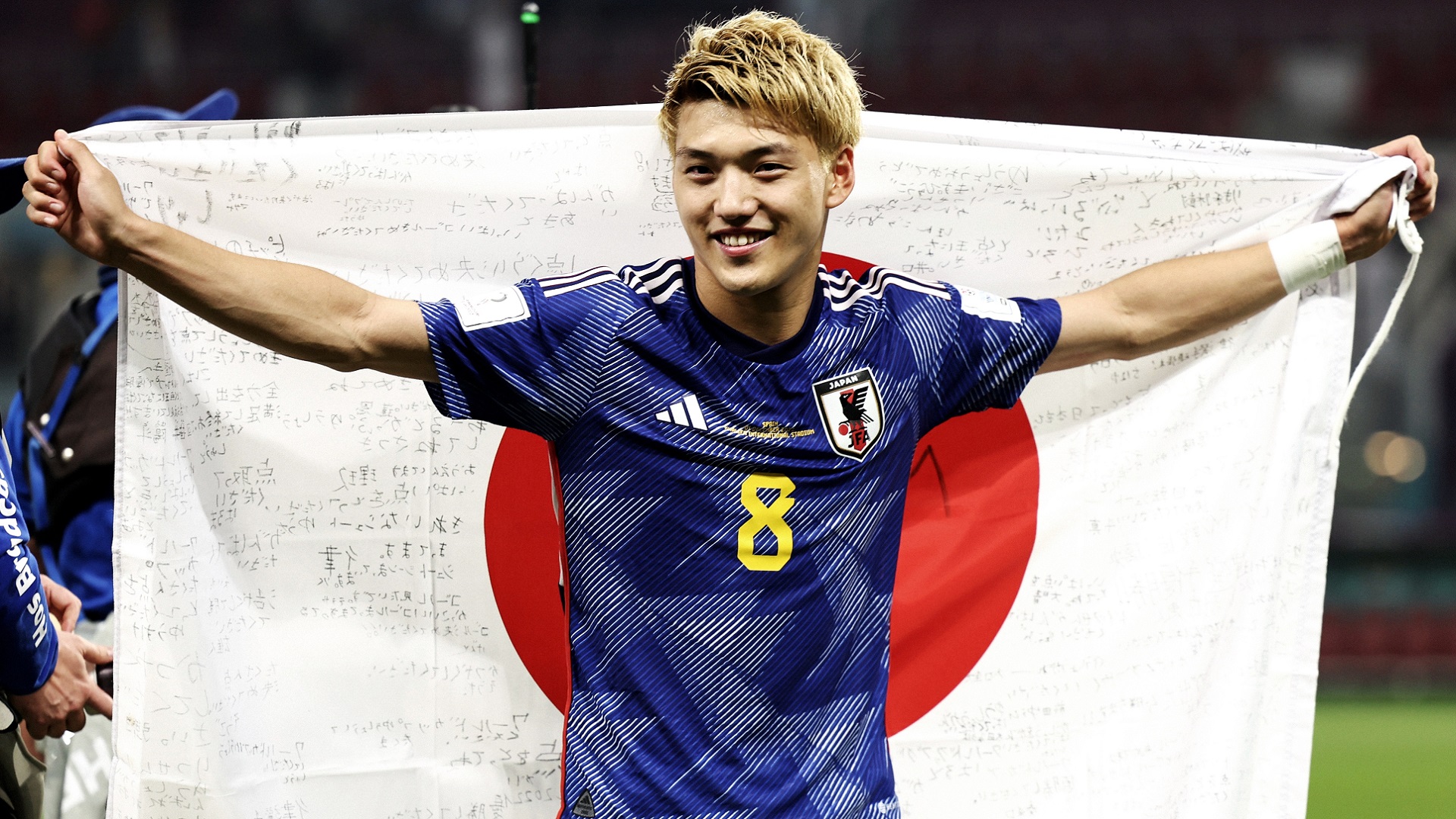 adidas 2022 adidas FIFA WC 日本代表 堂安律選手 1stジャージ スペイン戦 対戦国マーク入り 半袖 青 前後プリント L※未試着品/未使用品/タグ付き