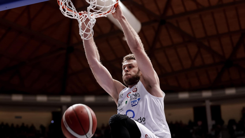 Olimpia Milano vince in Spagna: battuta Valencia 88 a 84