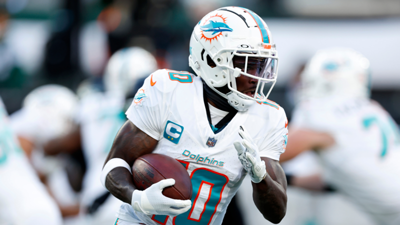 Tyreek Hill estrena el partido entre Miami Dolphins y Washington Commanders en la NFL con un touchdown y con esta celebración viral