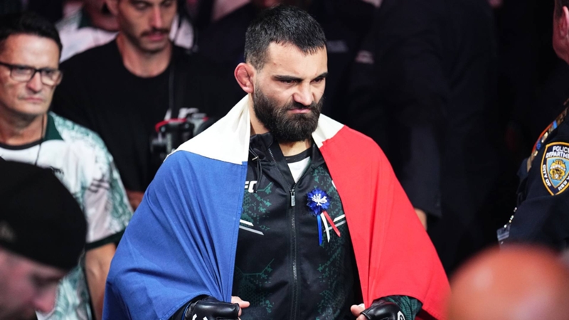 What time is the Renato Moicano vs. Benoit Saint Denis fight tonight? Cagewalks, running order, streaming, how to watch UFC Paris