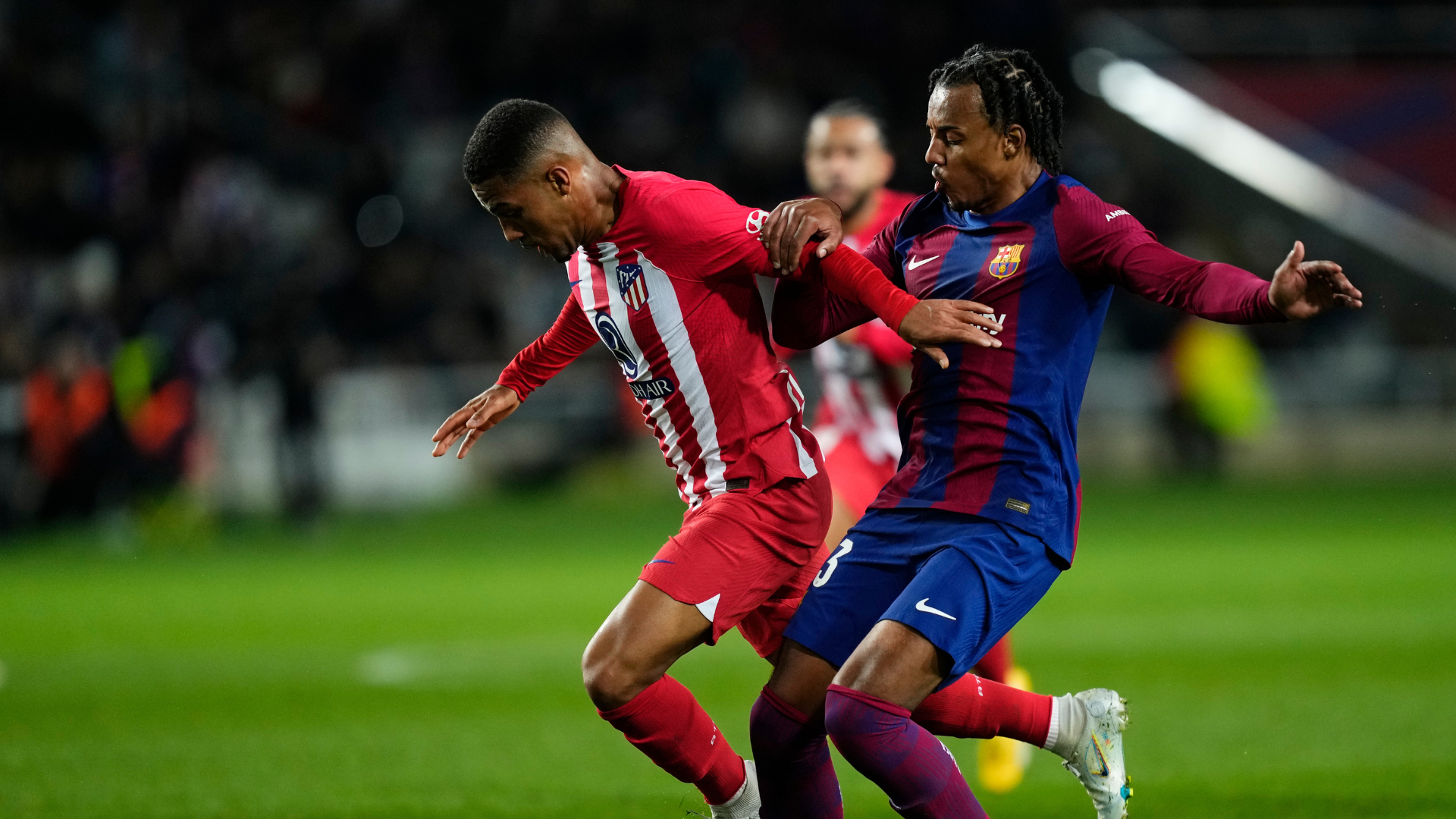 Jules Kounde vs Atlético de Madrid