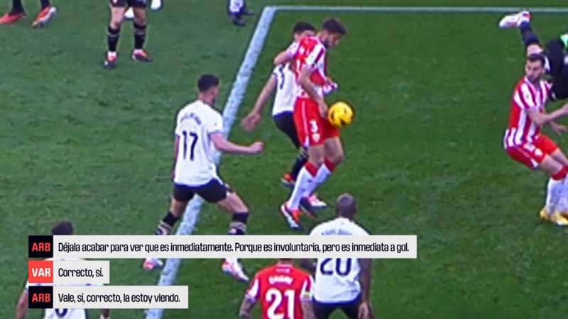 Audios VAR: así fue el veredicto de Muñiz Ruiz sobre el penalti de Edgar González en el Valencia vs Almería