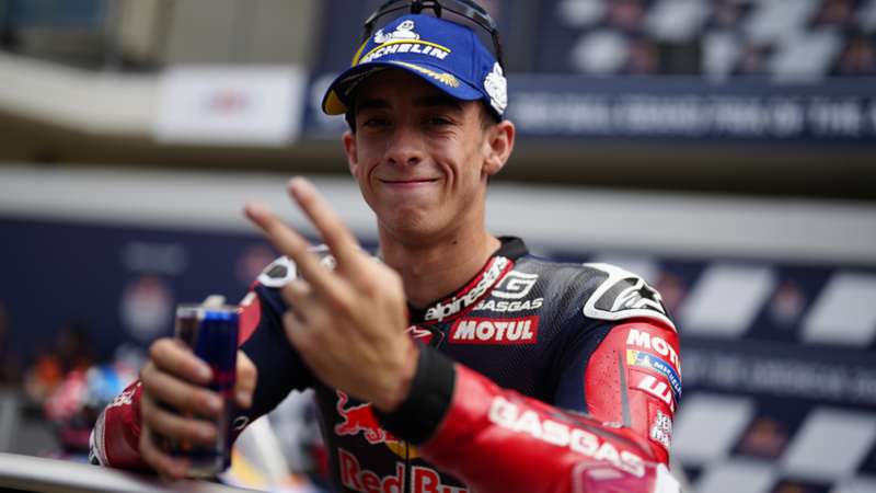 "Pedro Acosta está haciendo el trabajo de un tío de 29 años, no de 19, tenéis muchísima suerte": así ve la prensa internacional al nuevo fenómeno español en MotoGP